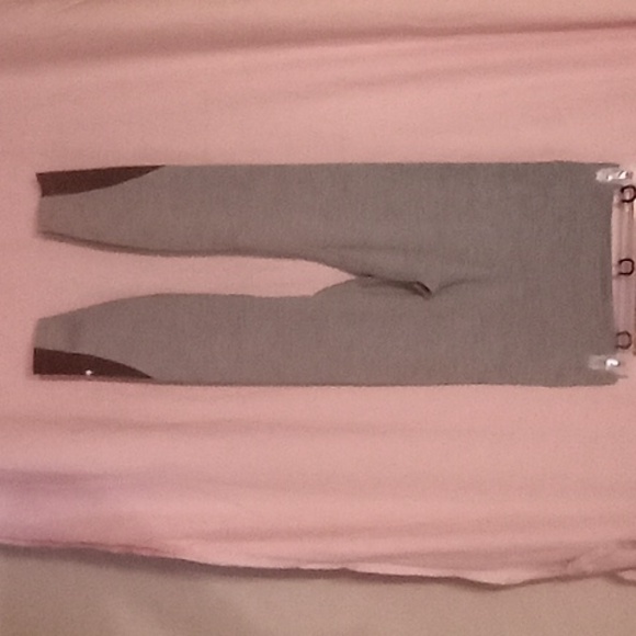 Women's leggings - Picture 1 of 2